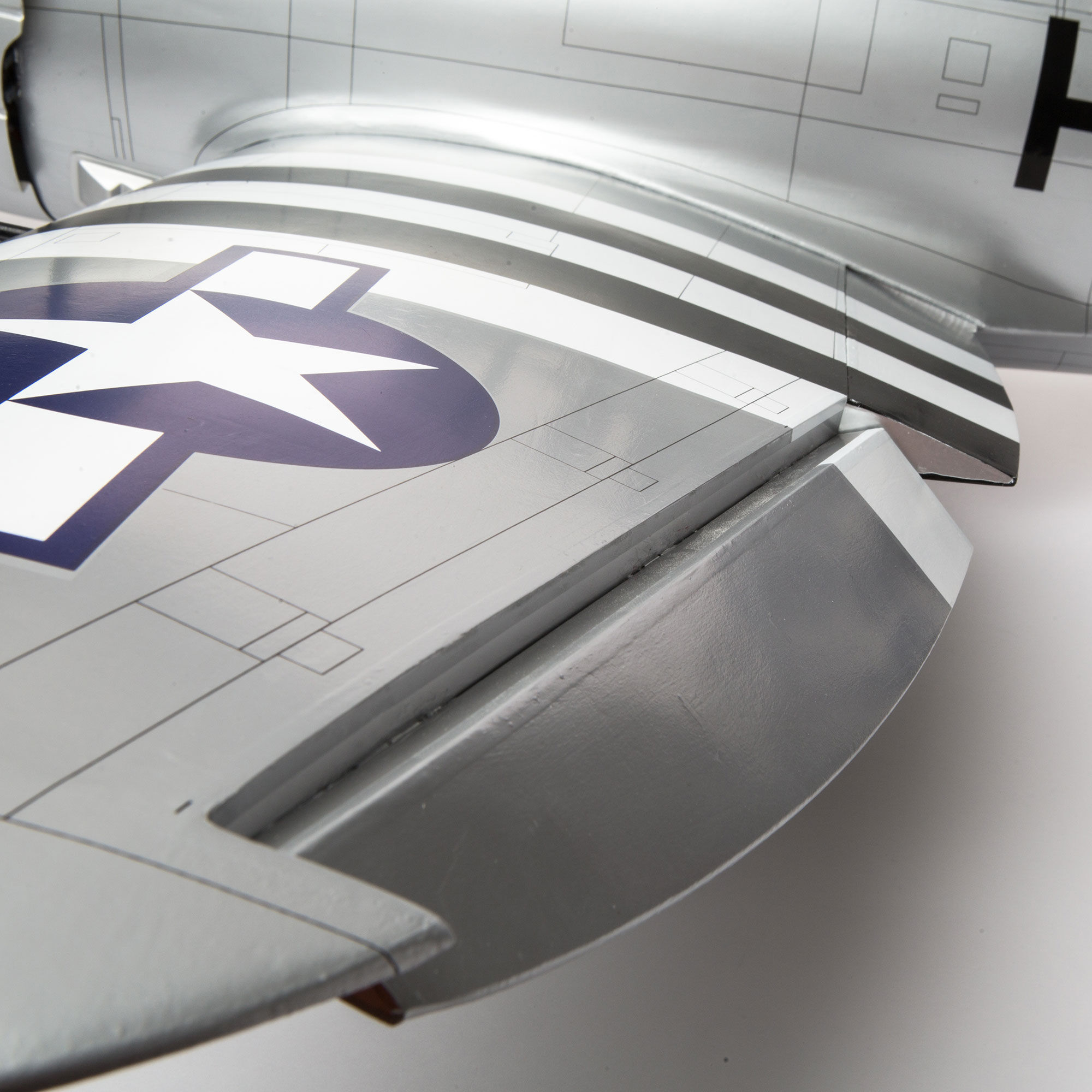 HANGAR 9 Elektro-Einziehfahrwerk: P-47 Thunderbolt Fun Scale Modell – Flugfertig (PNP)