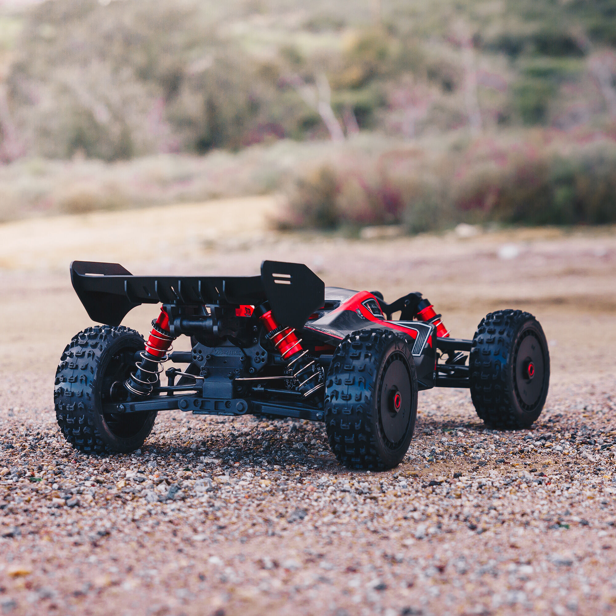 Arrma Typhon 6s ラジコンカー 1/8スケール 黒/赤 ARRMA 1/8 TYPHON 6S 4X4 RTR Brushless Buggy, Black | Tower Hobbies