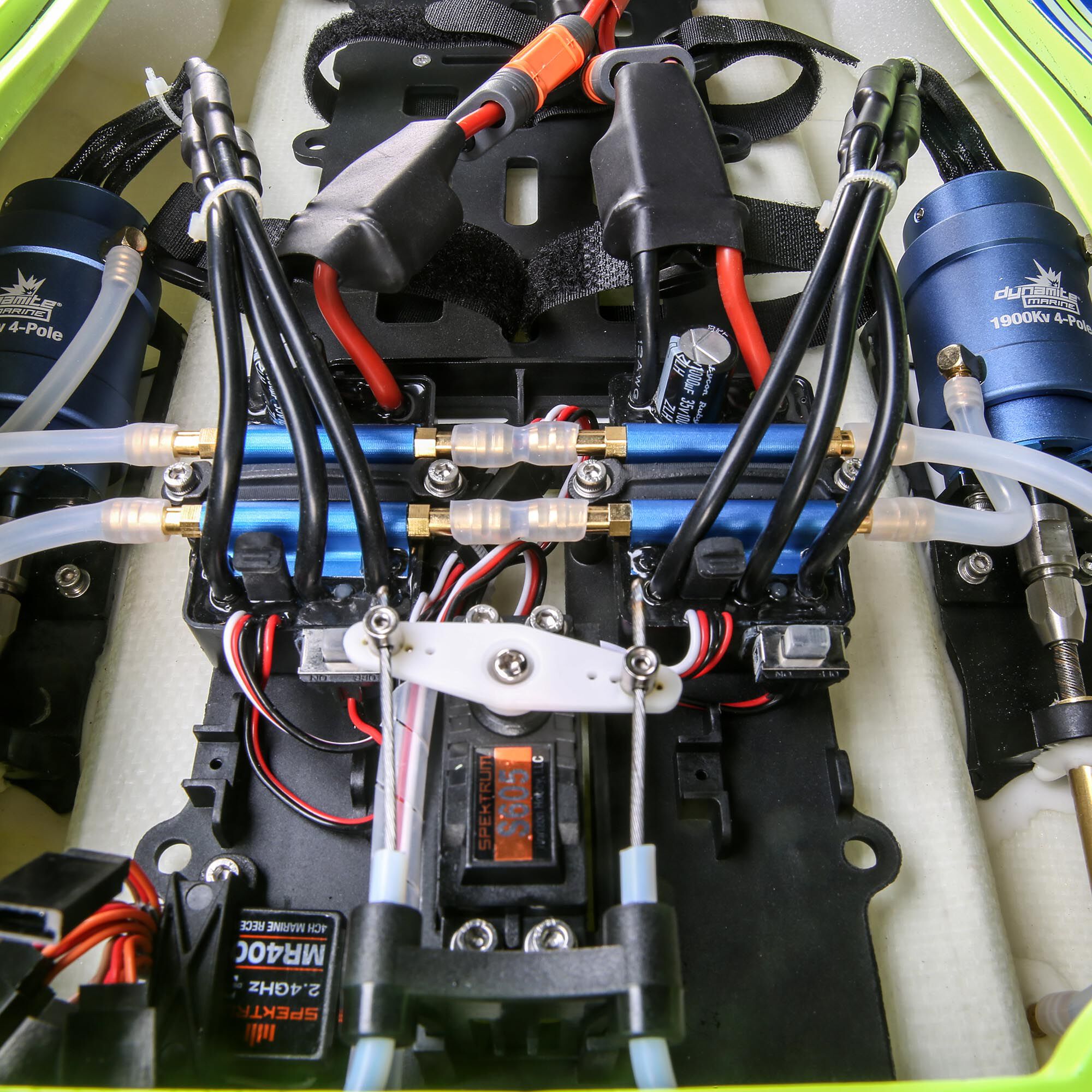 Pro Boat Miss GEICO Zelos 36