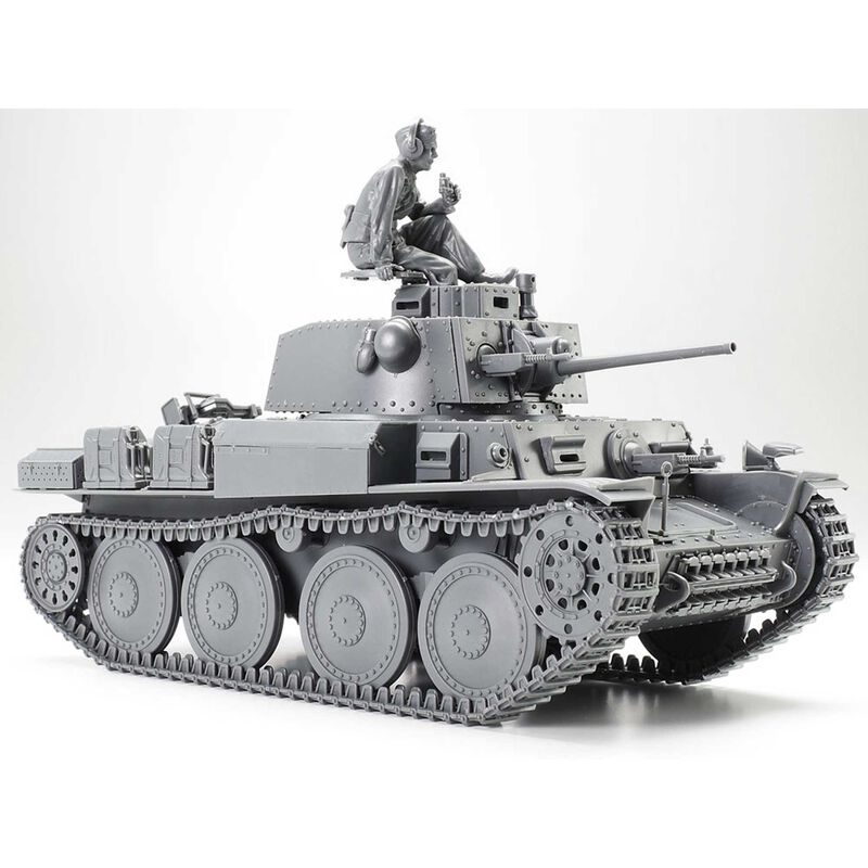 1/35 German Lt Tank Panzerkampfwagen 38t Ausf E/F