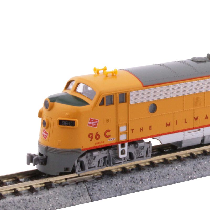 N EMD FP7 Locomotive, Milwaukee Road Post 1955 Scheme