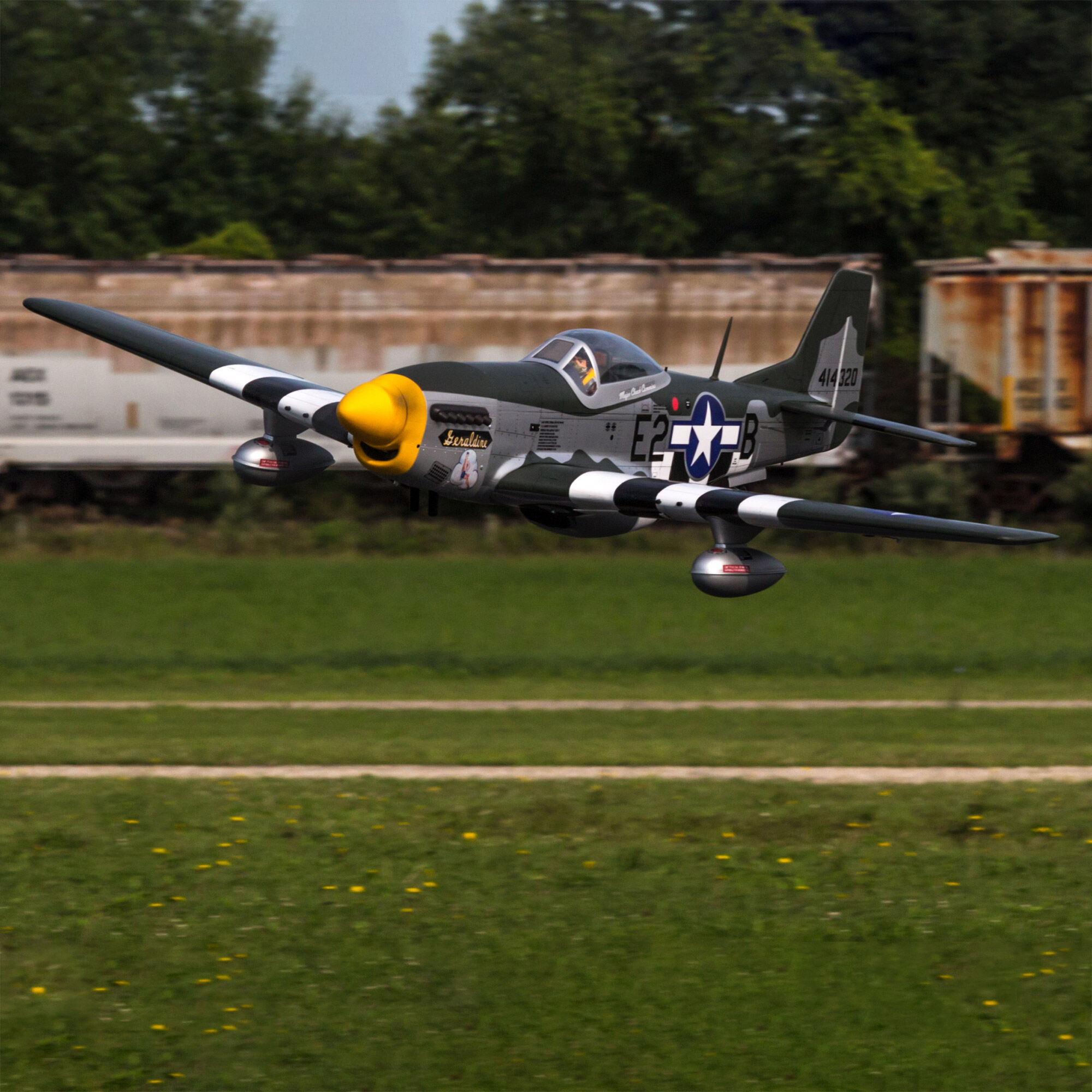 Hangar 9 P-51D Mustang 20cc ARF, 69.5