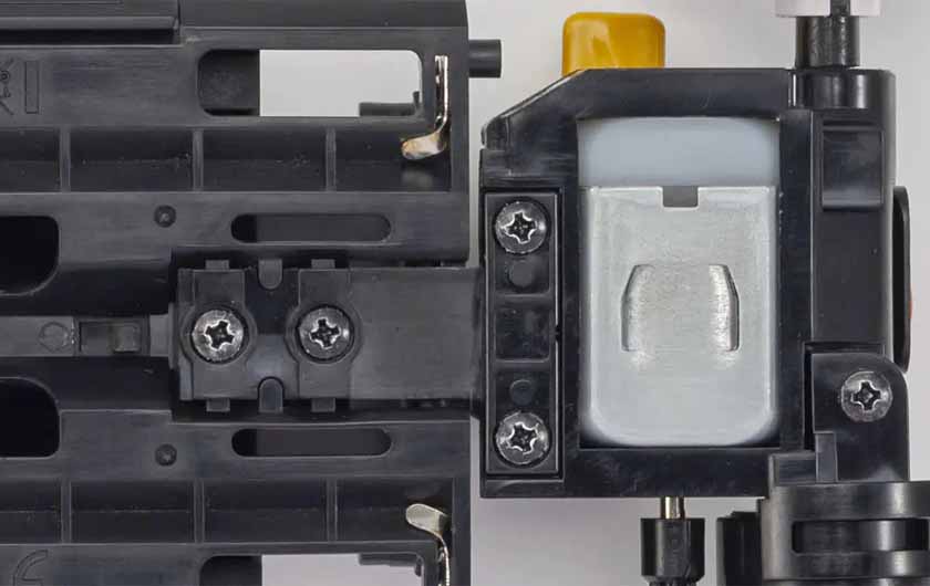 Rear suspension uses a flexable T bar to connect to the rest of the chassis