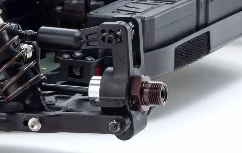 Rear hub carriers sits wider than the front