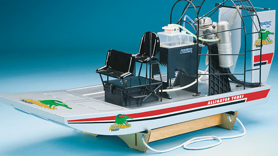 AquaCraft Alligator Tours Airboat RTR - Stand