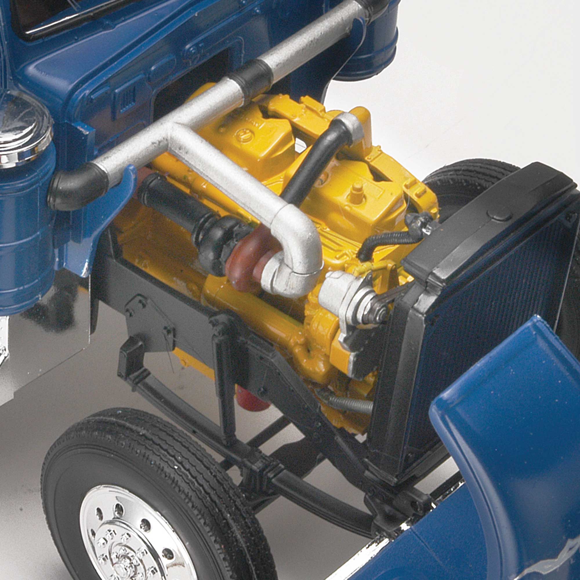 1/25 Kenworth W900 Semi Tractor